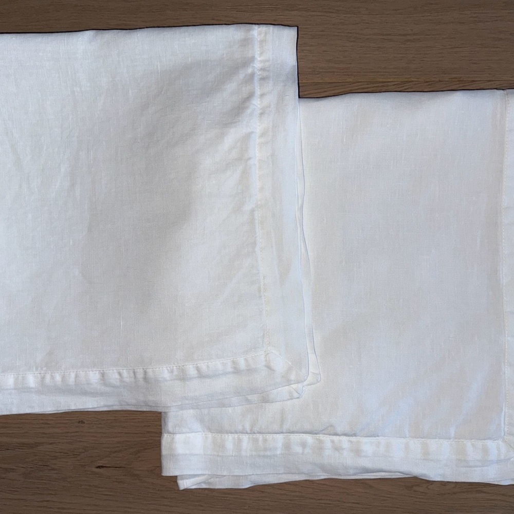 Pair of SERENA & LILY Cavallo White Linen Euro Pillow Shams (2) - EUC
